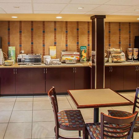 Quality Inn & Suites St Charles -West Chicago Сент-Чарлз Екстер'єр фото