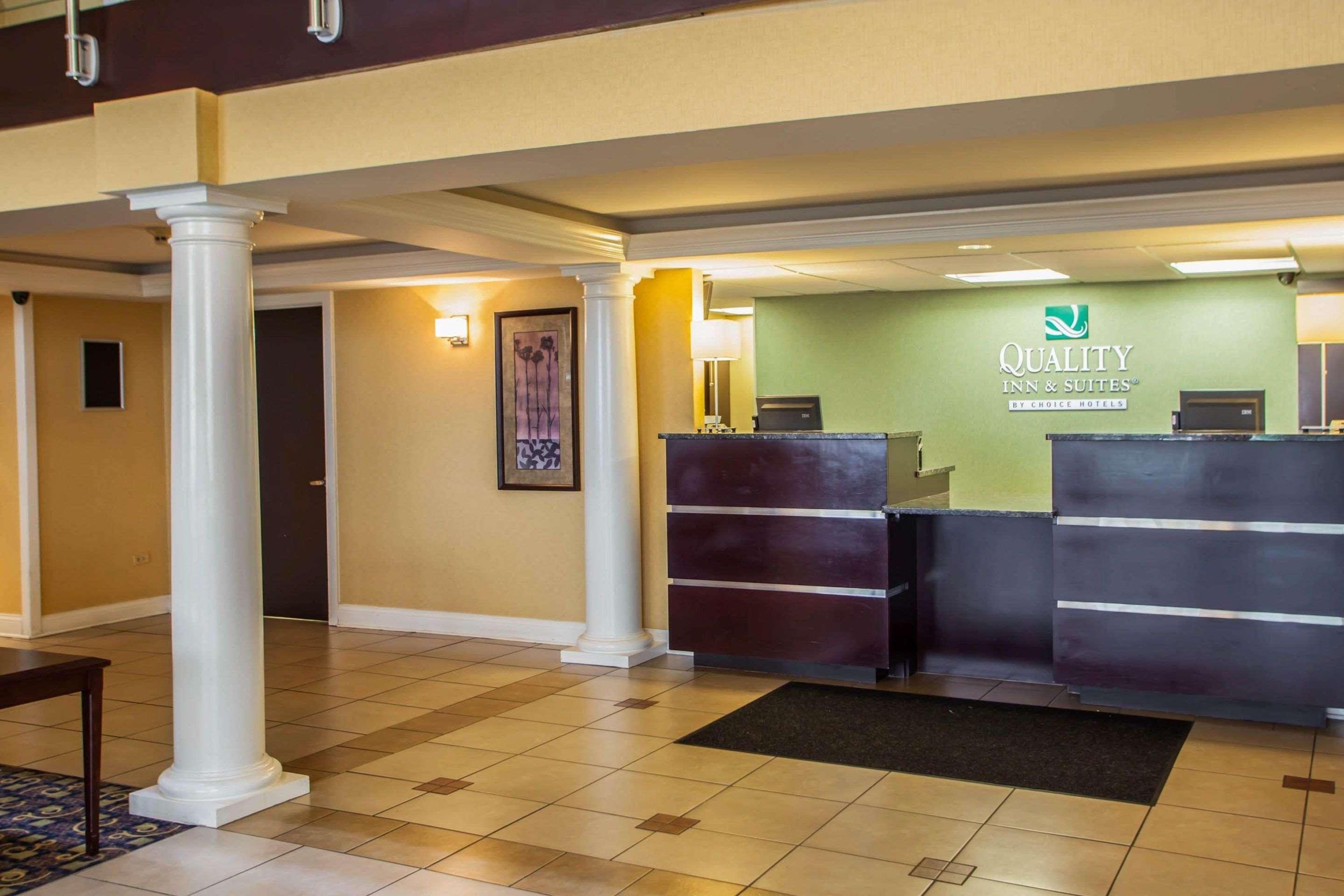 Quality Inn & Suites St Charles -West Chicago Сент-Чарлз Екстер'єр фото