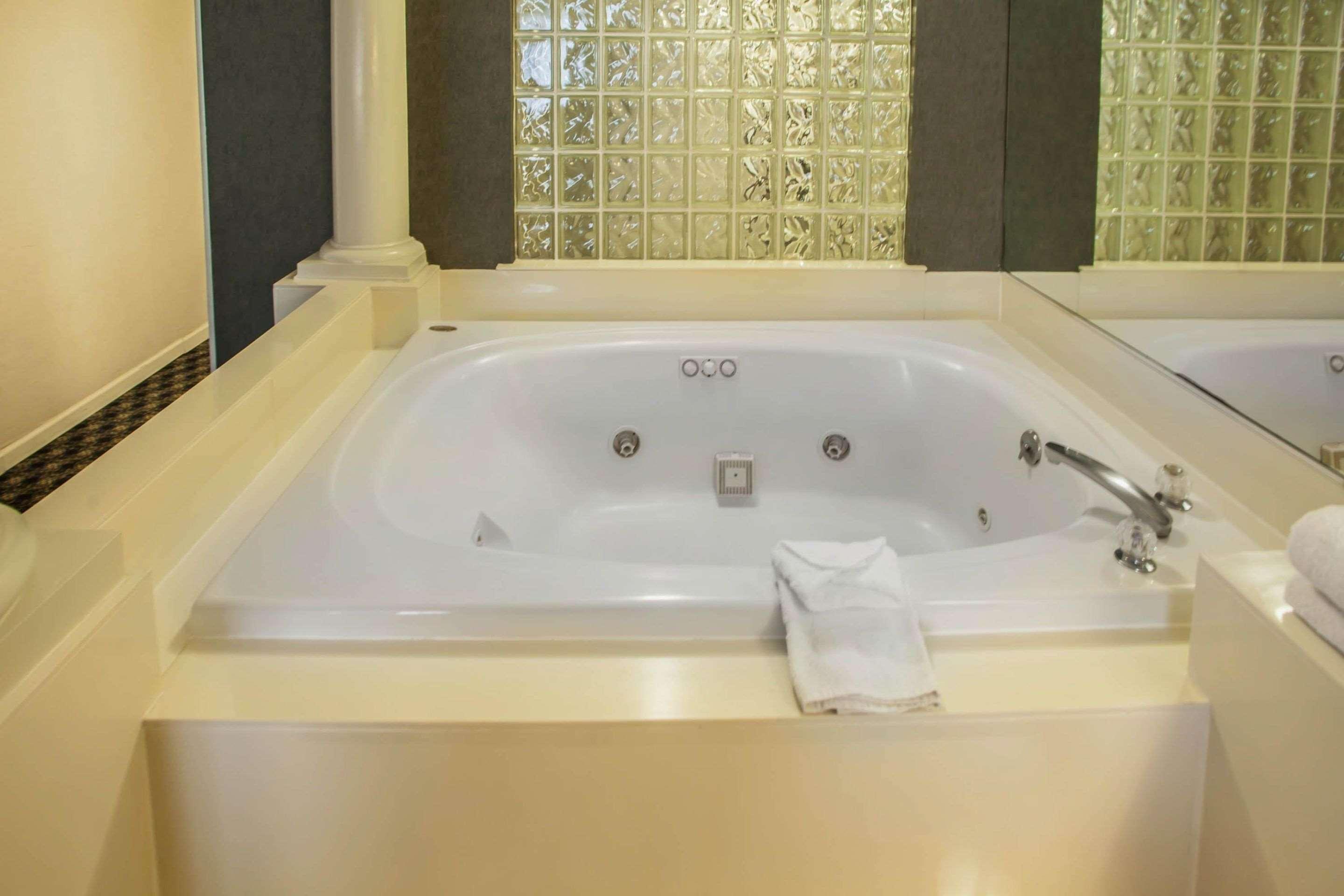 Quality Inn & Suites St Charles -West Chicago Сент-Чарлз Екстер'єр фото