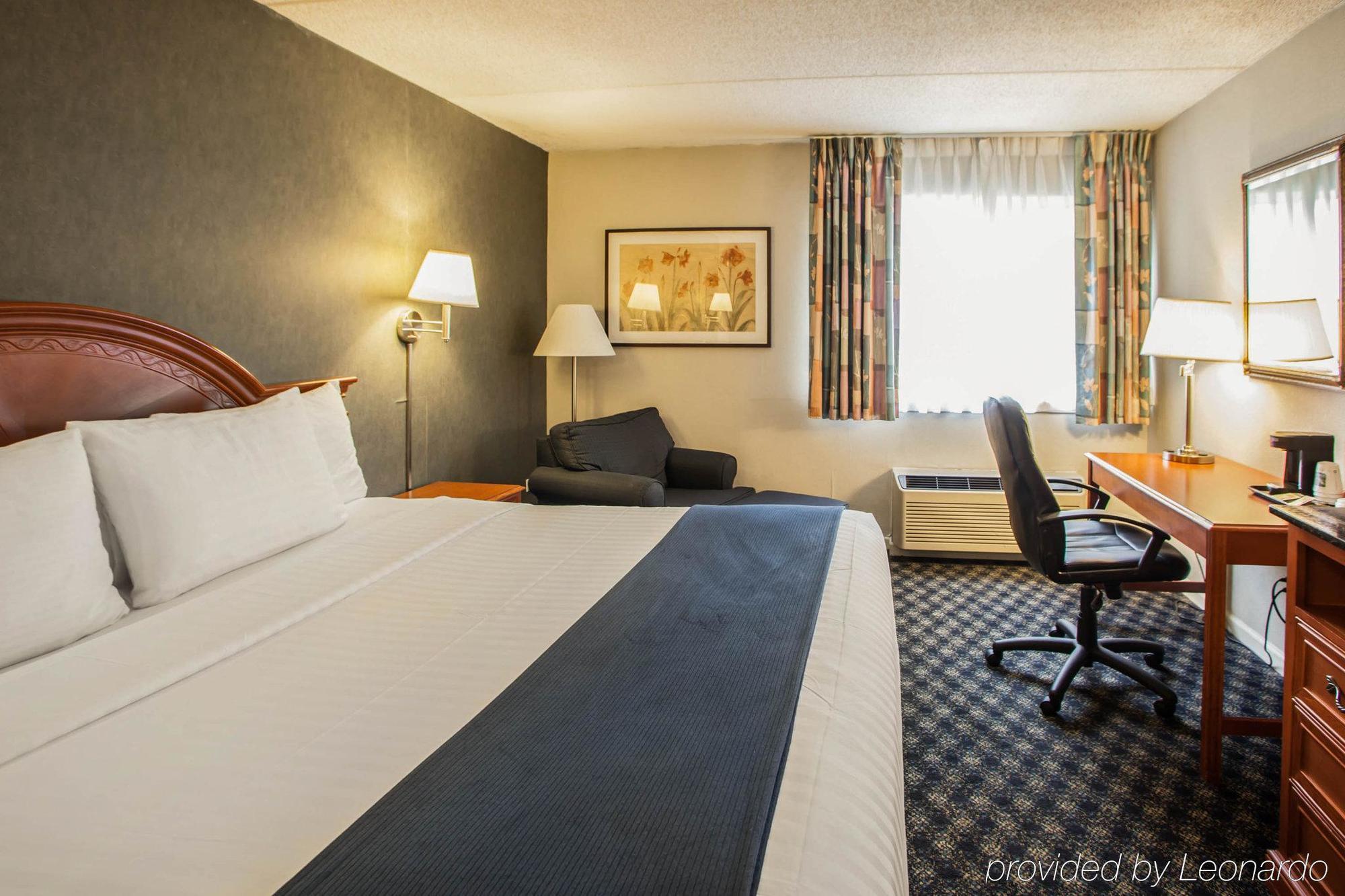 Quality Inn & Suites St Charles -West Chicago Сент-Чарлз Екстер'єр фото